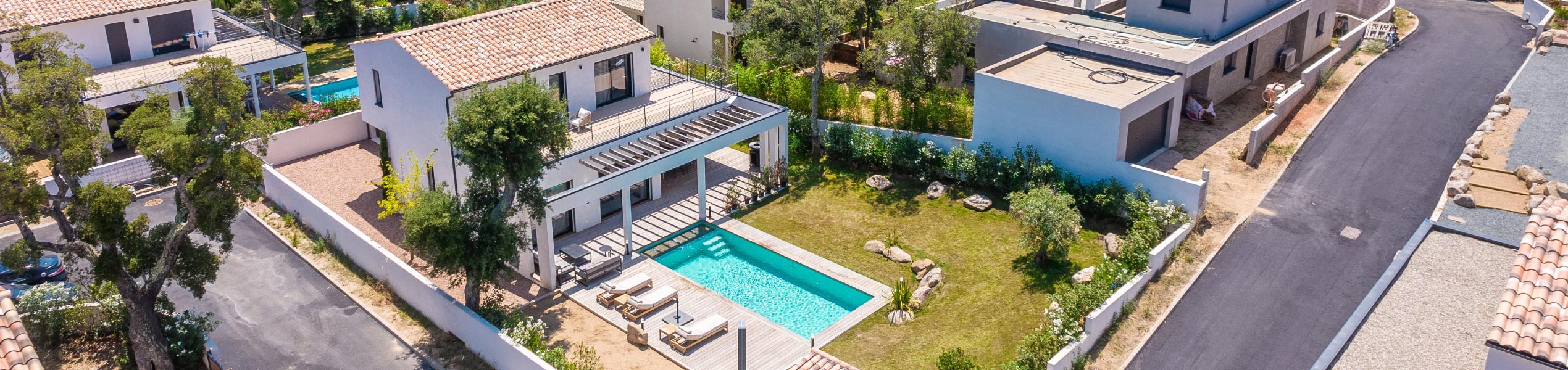 Vue aérienne de la Villa en location au sud de la Corse